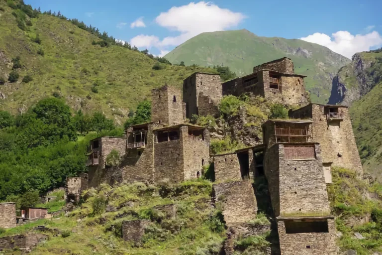 hiking-from-kazbegi-to-khevsureti7.webp
